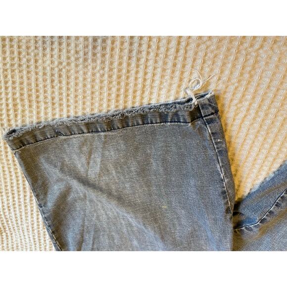 VTG Billabong Y2K Men’s Gray Distressed Cotton Bermuda Skater Shorts Size 38 - Picture 8 of 16